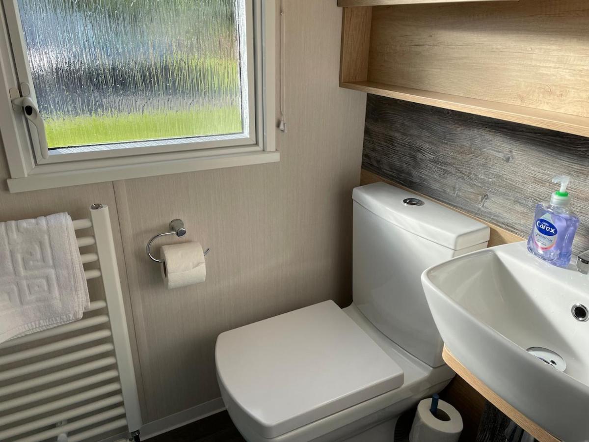 Luxury Caravan Cornwall Sleeps 4 Countryside View St Austell Exterior photo